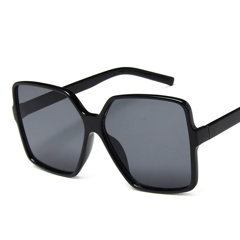 "Oversize Gradient Designer Sunglasses for Women - UV400 Protection"